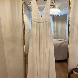 Lulu’a flowy white dress